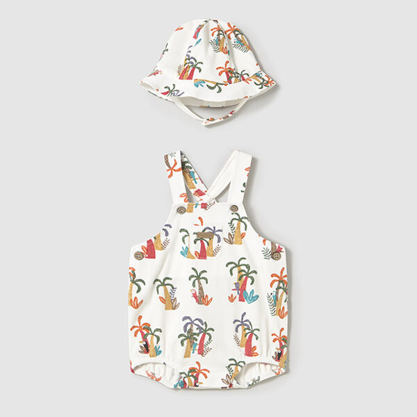 1613 Salopette et bob 35€