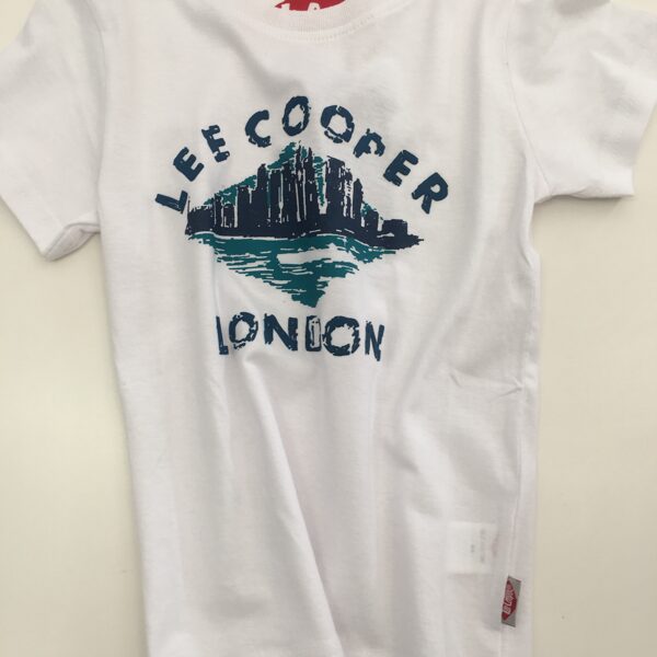 Tee-shirt 12€  taille  8ans